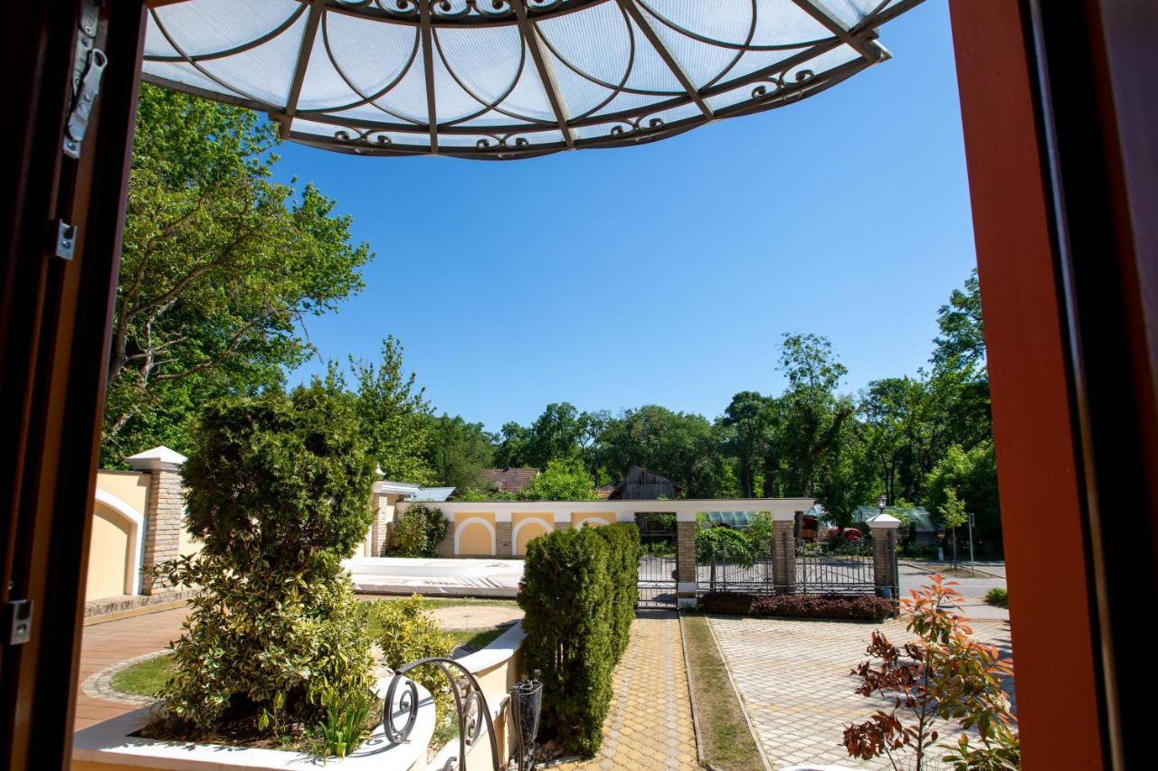 Palić Hotel Vila Lago מראה חיצוני תמונה